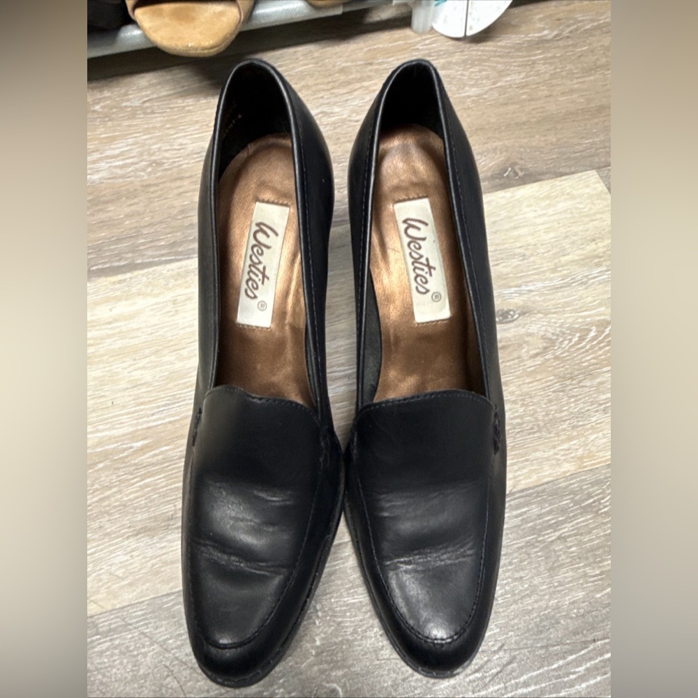 Westies Slip On Closed Toe Solid Black Block Heel Size 6M Leather Women's